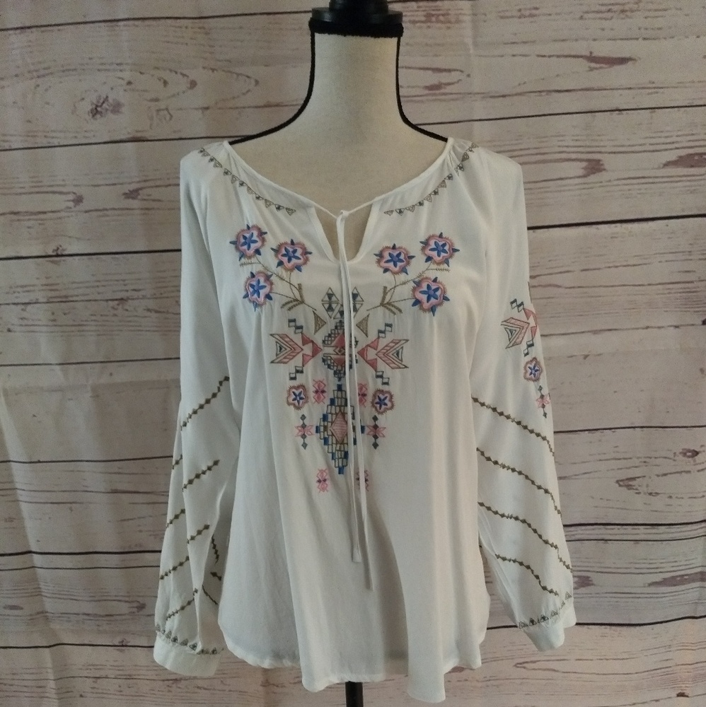 Solitaire White Embroidered Aztec Peasant BoHo Top